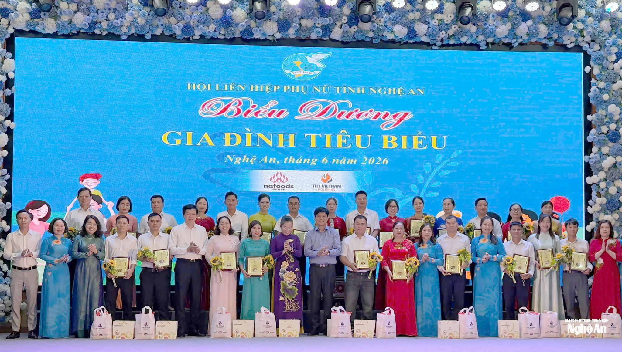 bna_anh-gia-dinh-2-ba1b430f4038da7ded69ab3bfc062c7d(1).jpg