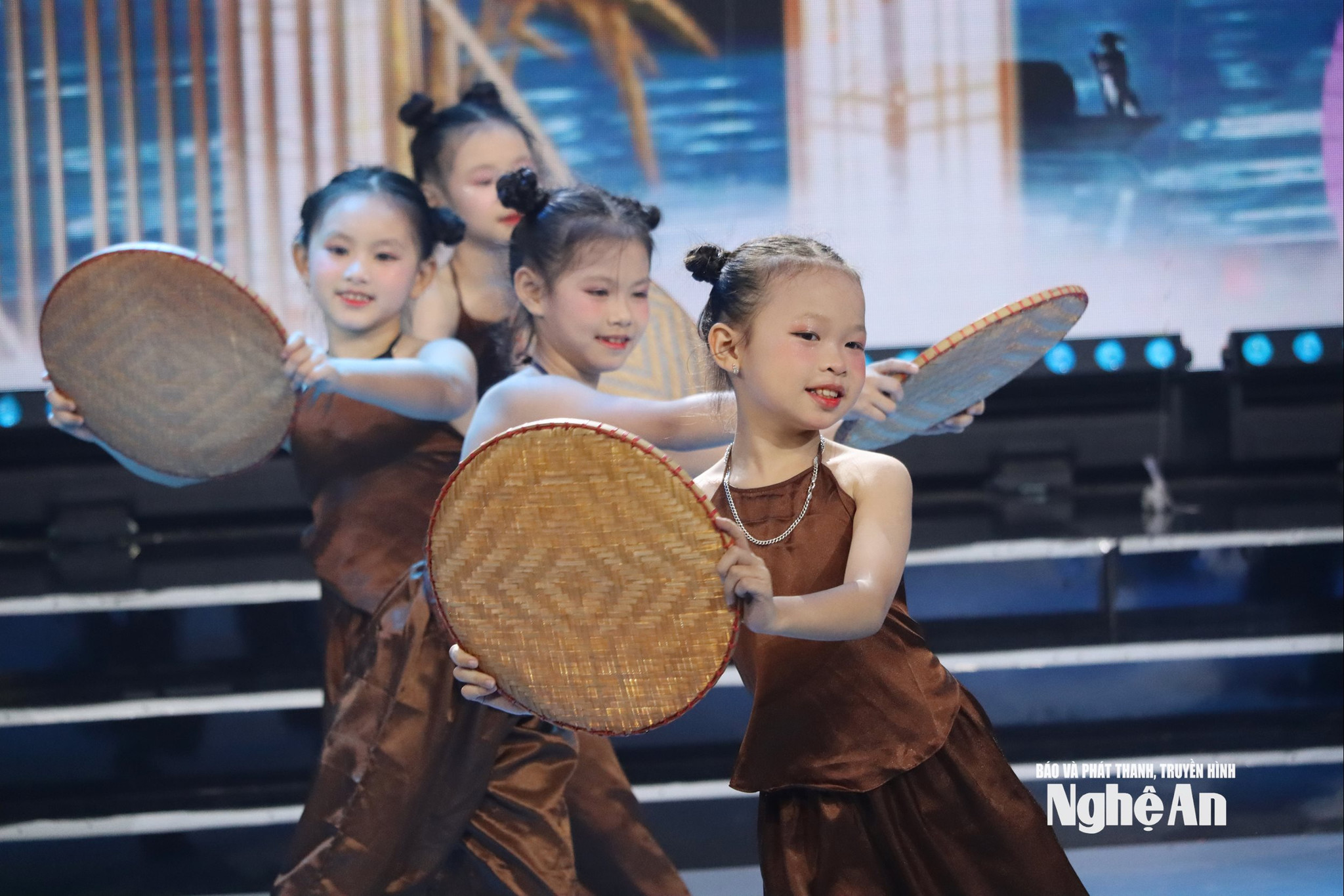 Ngày hè vui ảnh Diệp Thanhc
