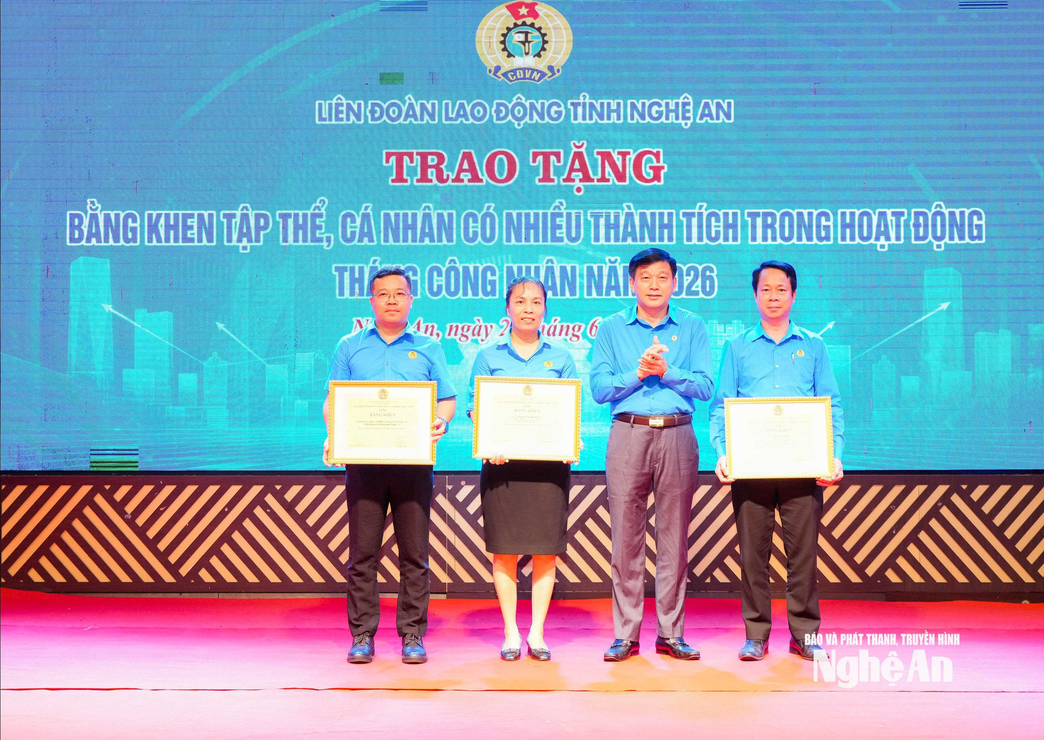  bằng khen 1