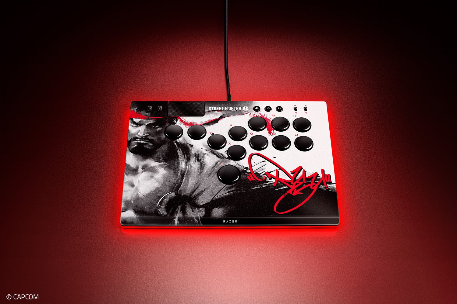 Cận cảnh các phím bấm và họa tiết trên Razer Kitsune Ryu Edition.