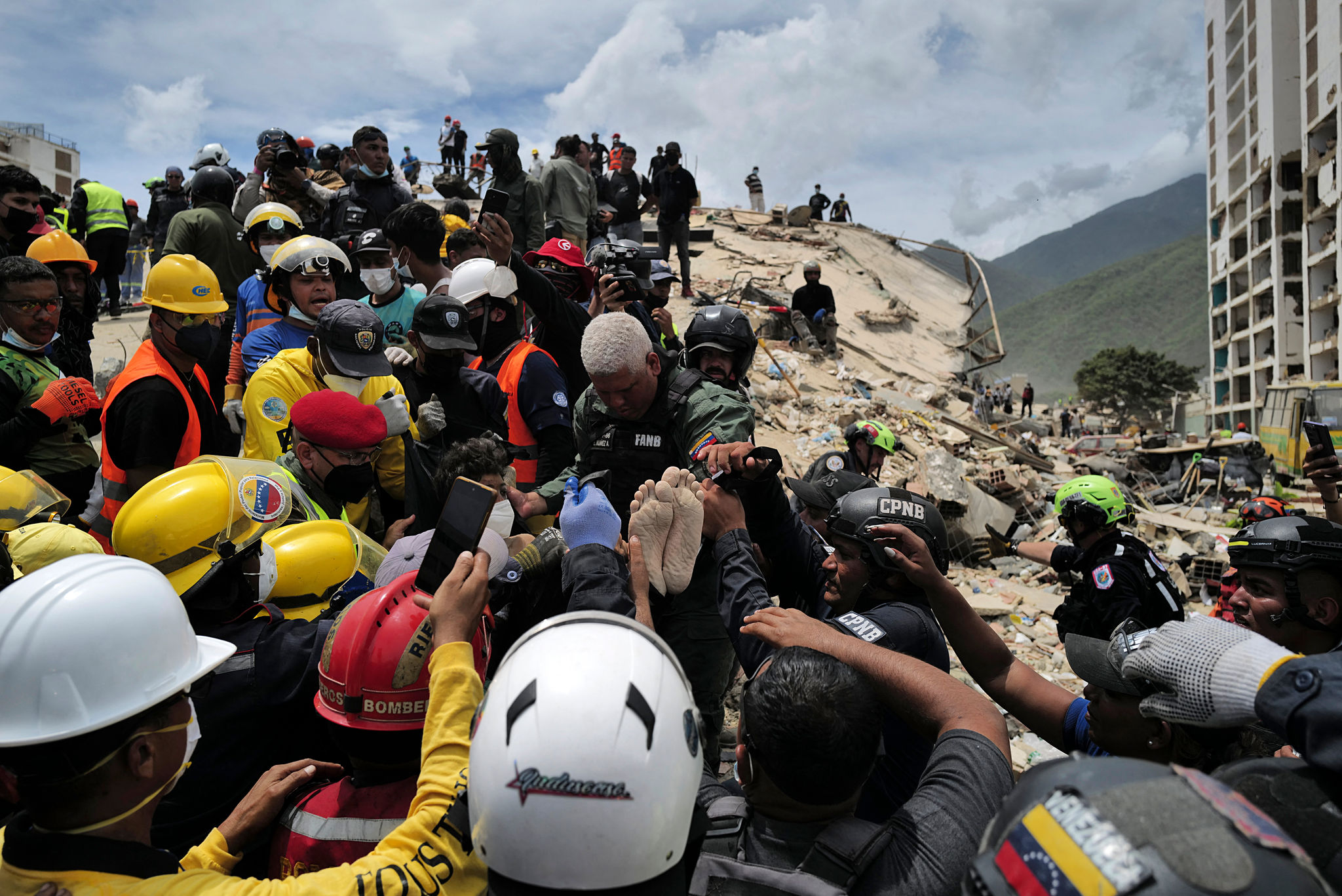 afp__20260628__b8l39nq__v2__highres__topshotvenezuelaearthquake.jpg