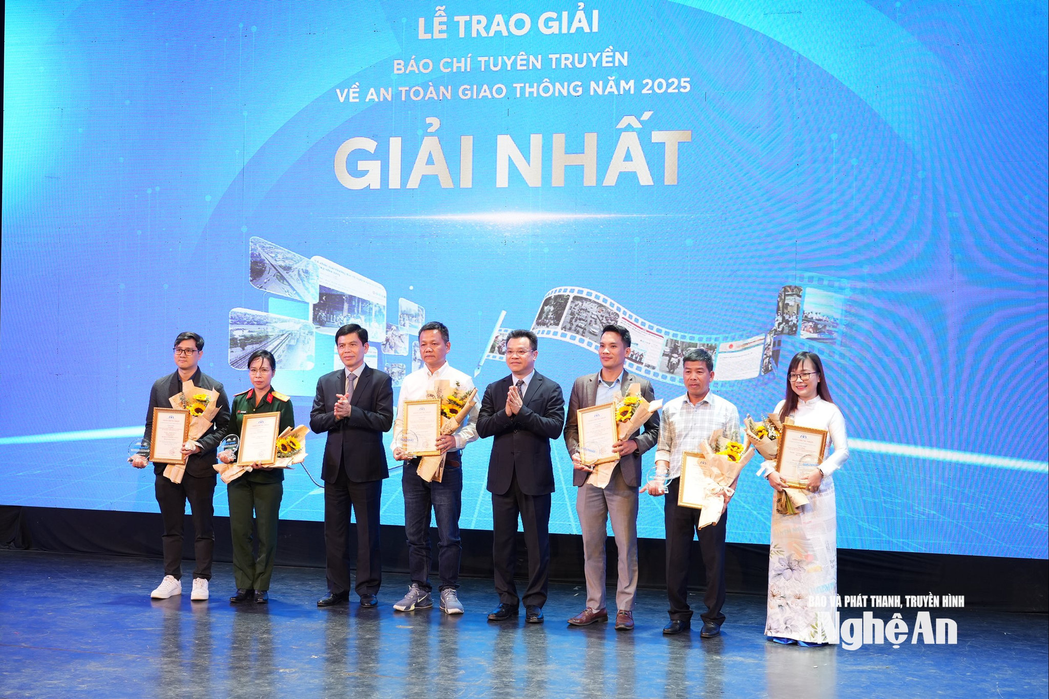 bna_giai-nhat-80b052e7ec81de524dfb7ca2e21d0c94.jpg