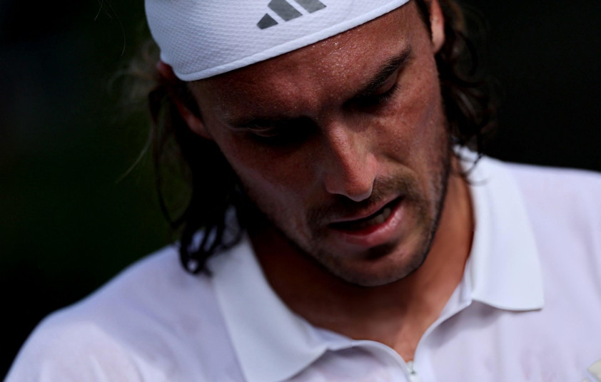 Stefanos Tsitsipas trong một buổi tập luyện để tìm lại phong độ
