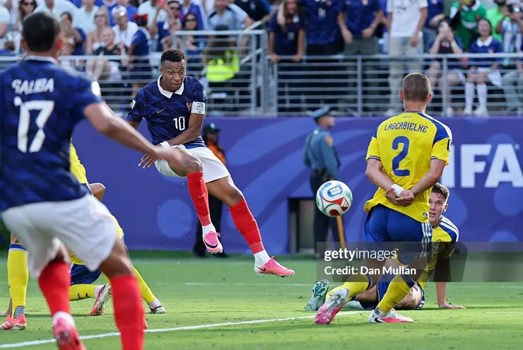 Mbappe thể hiện đẳng cấp cao