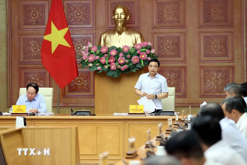 ttxvn-pho-thu-tuong-le-tien-chau-va-pho-thu-tuong-nguyen-van-thang-do-thi-dac-biet-va-dac-khu-kinh-te-3.jpg