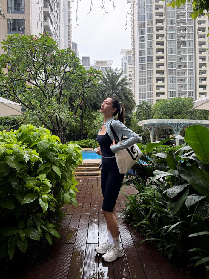 Lương Thùy Linh duy trì vóc dáng thanh mảnh nhờ lối sống lành mạnh.