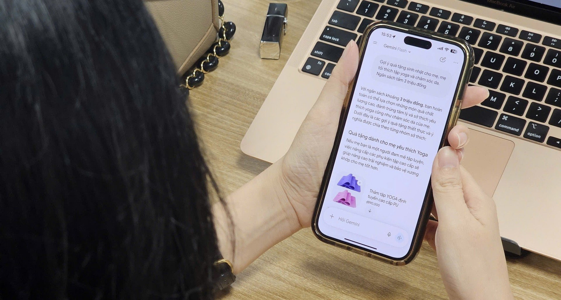 Trải nghiệm mua sắm trực tuyến với trợ lý AI Gemini tại Việt Nam