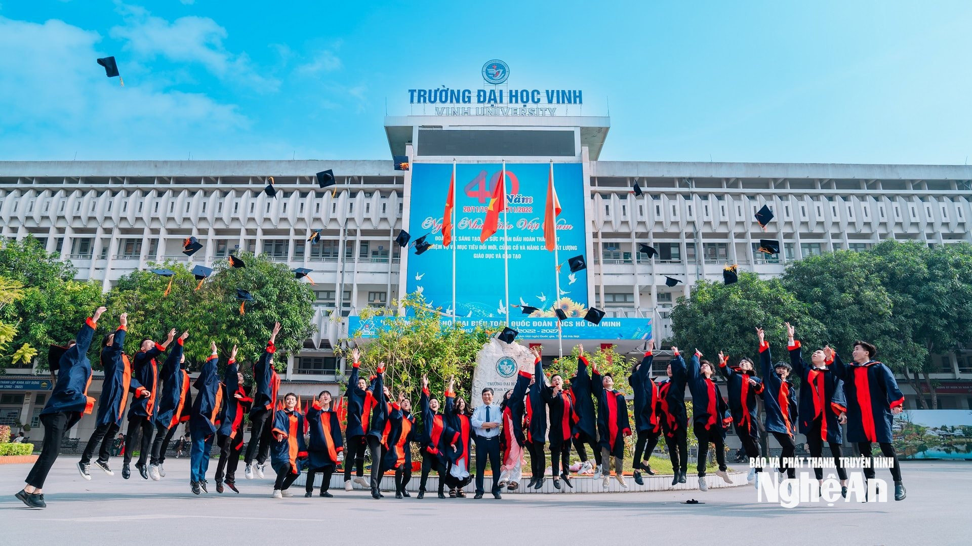 bna_le-tot-nghiep-cua-sinh-vien-truong-dai-hoc-vinh.-anh-hoang-nam-b273b81d894fe61cc6f5882e2a6e9dff-240f6341f6fe60803494cf06b717e19a.jpeg