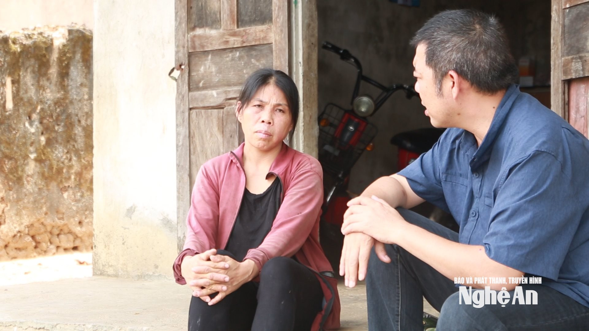 Reporter von Nhip Cau Nhan Ai (Brücke des Mitgefühls) sprachen mit Frau Truong Thi Lien.