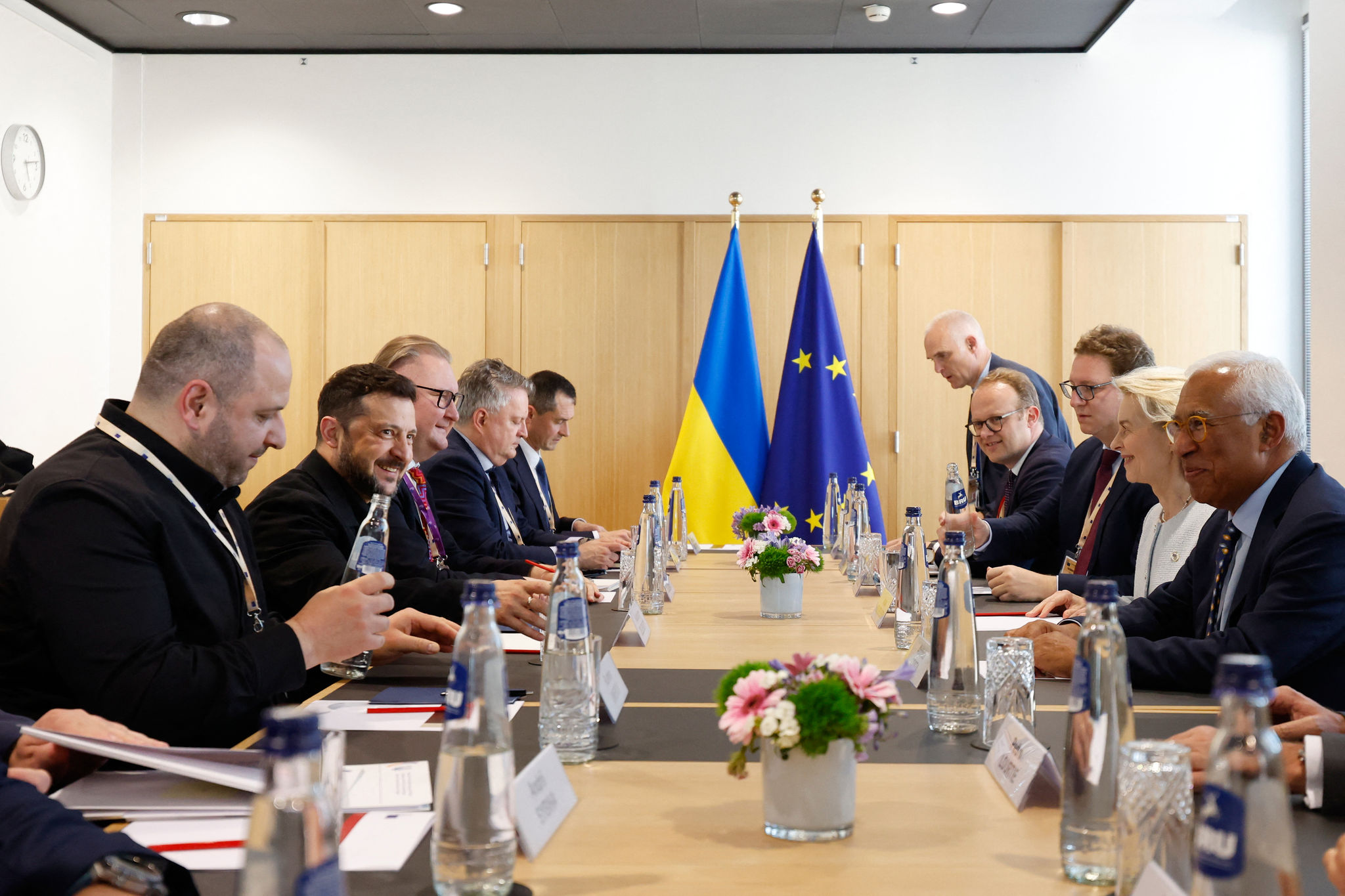 Tổng thống Ukraine Volodymyr Zelensky tham dự cuộc họp tại Hội nghị Thượng đỉnh EU ở Brussels, ngày 18/6/2026. Ảnh: AFP