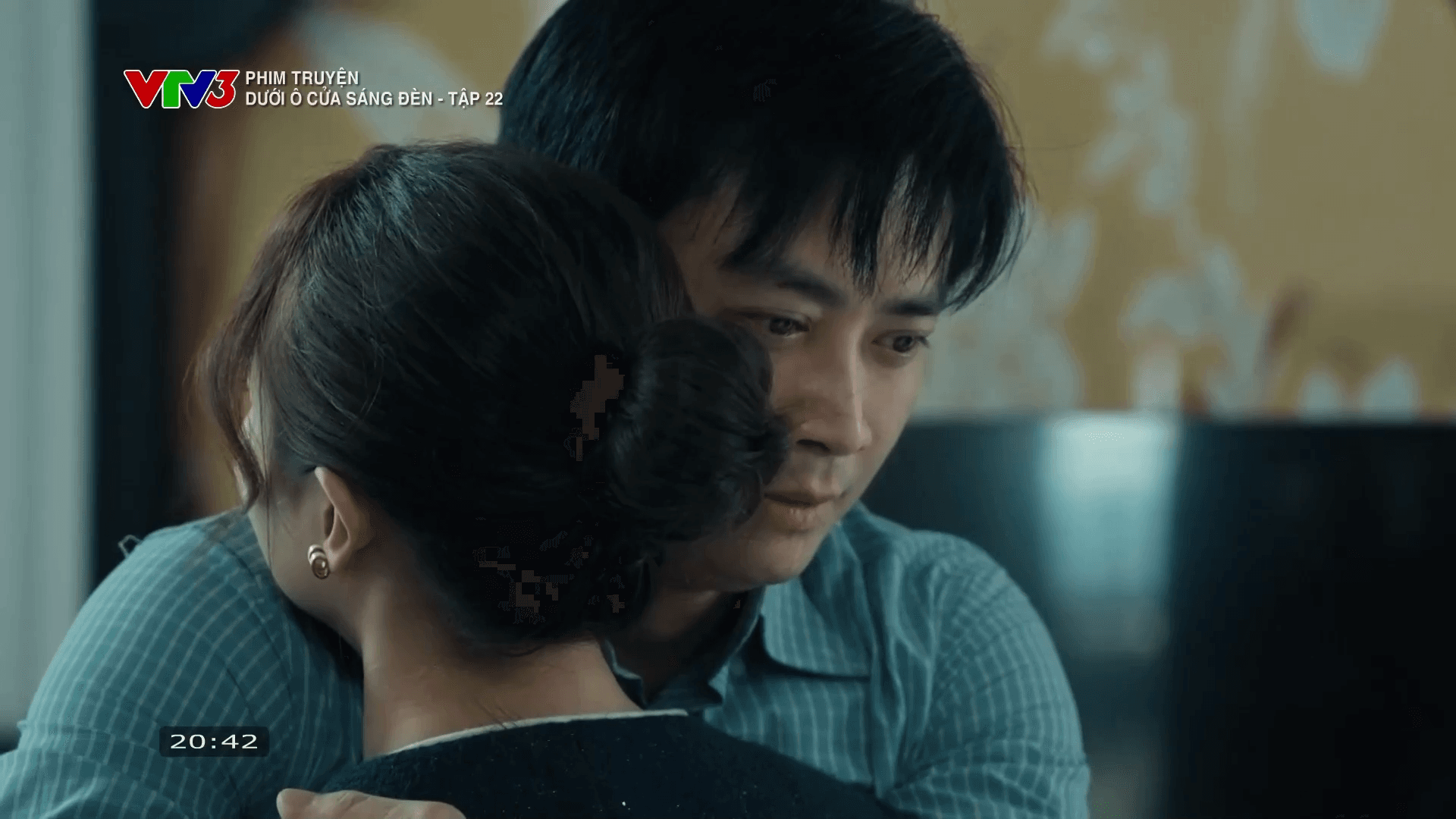 Dương ôm Diệu lần cuối trong sự biết ơn trước khi cả hai chính thức đường ai nấy đi.