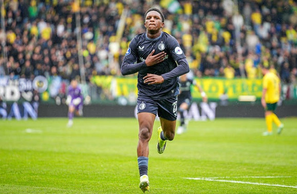 Givairo Read của Feyenoord là mục tiêu tiềm năng của Man City