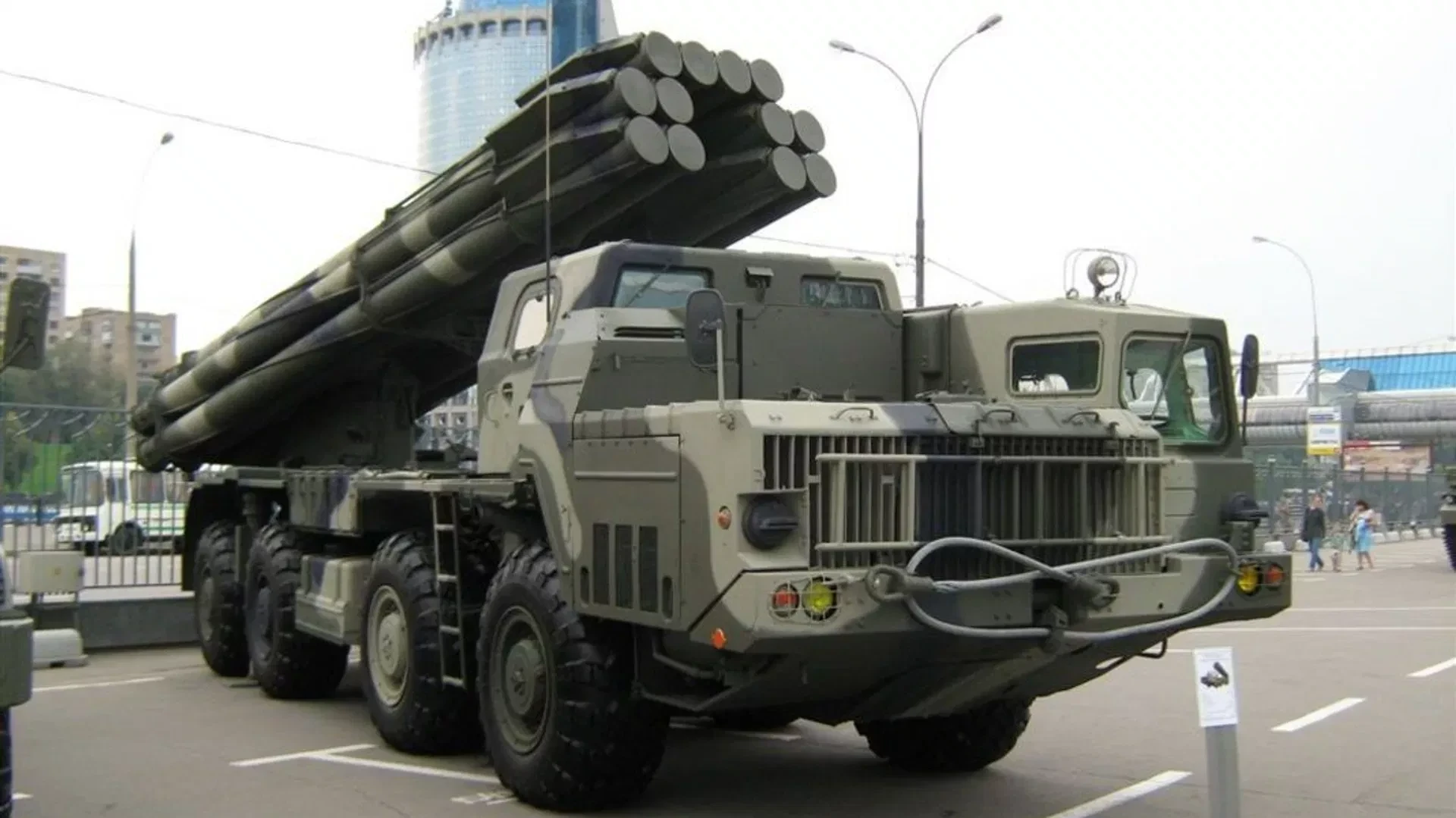 Hệ thống pháo phản lực Tornado-S của quân đội Nga