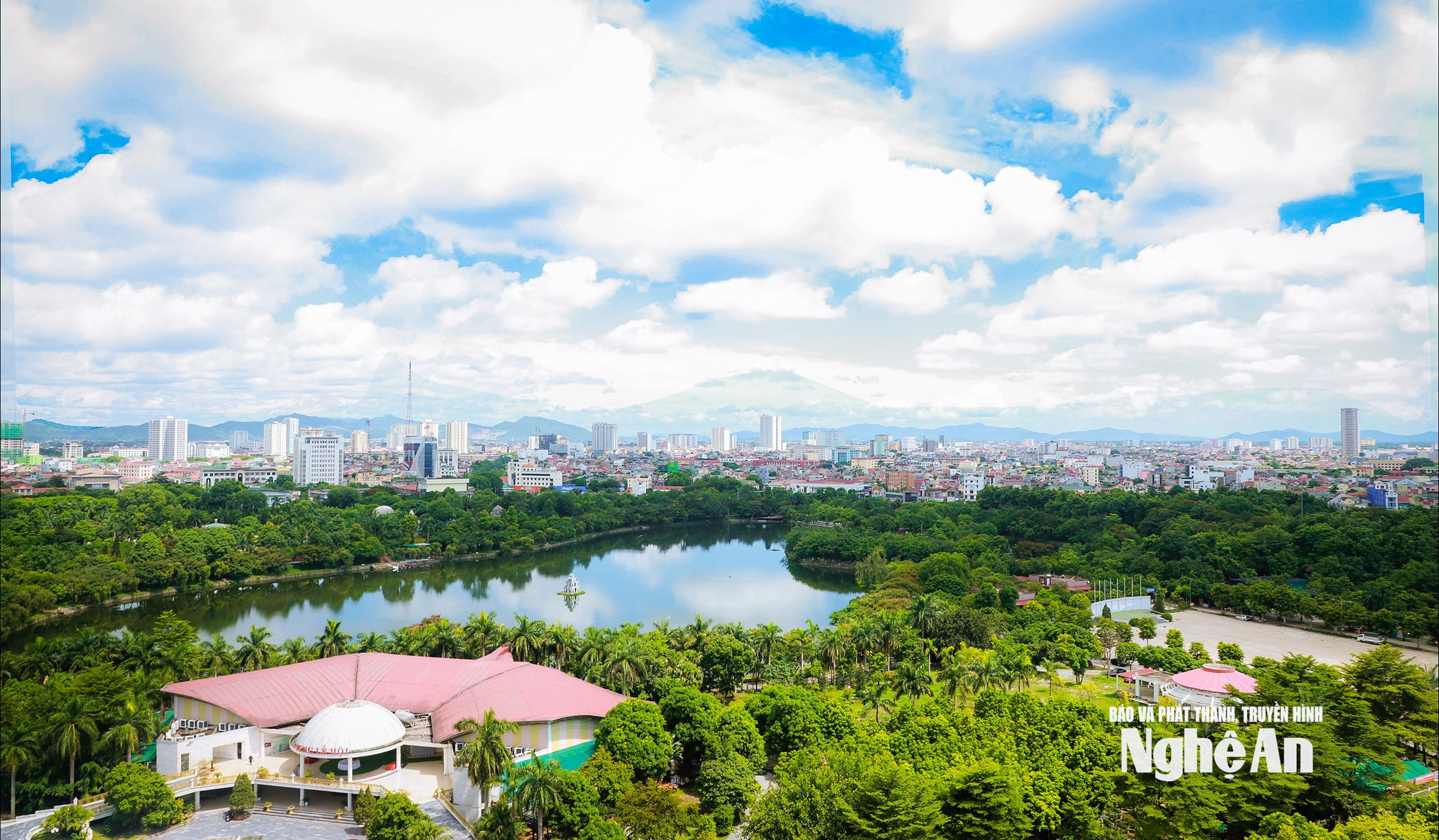 Một góc thành phố Vinh, Nghệ An. Ảnh Thành Duy copy