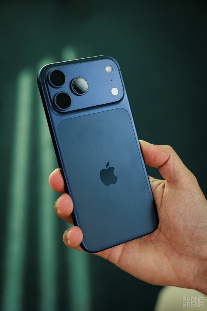 iPhone 17 Pro Max giảm giá mạnh tại các đại lý Việt Nam