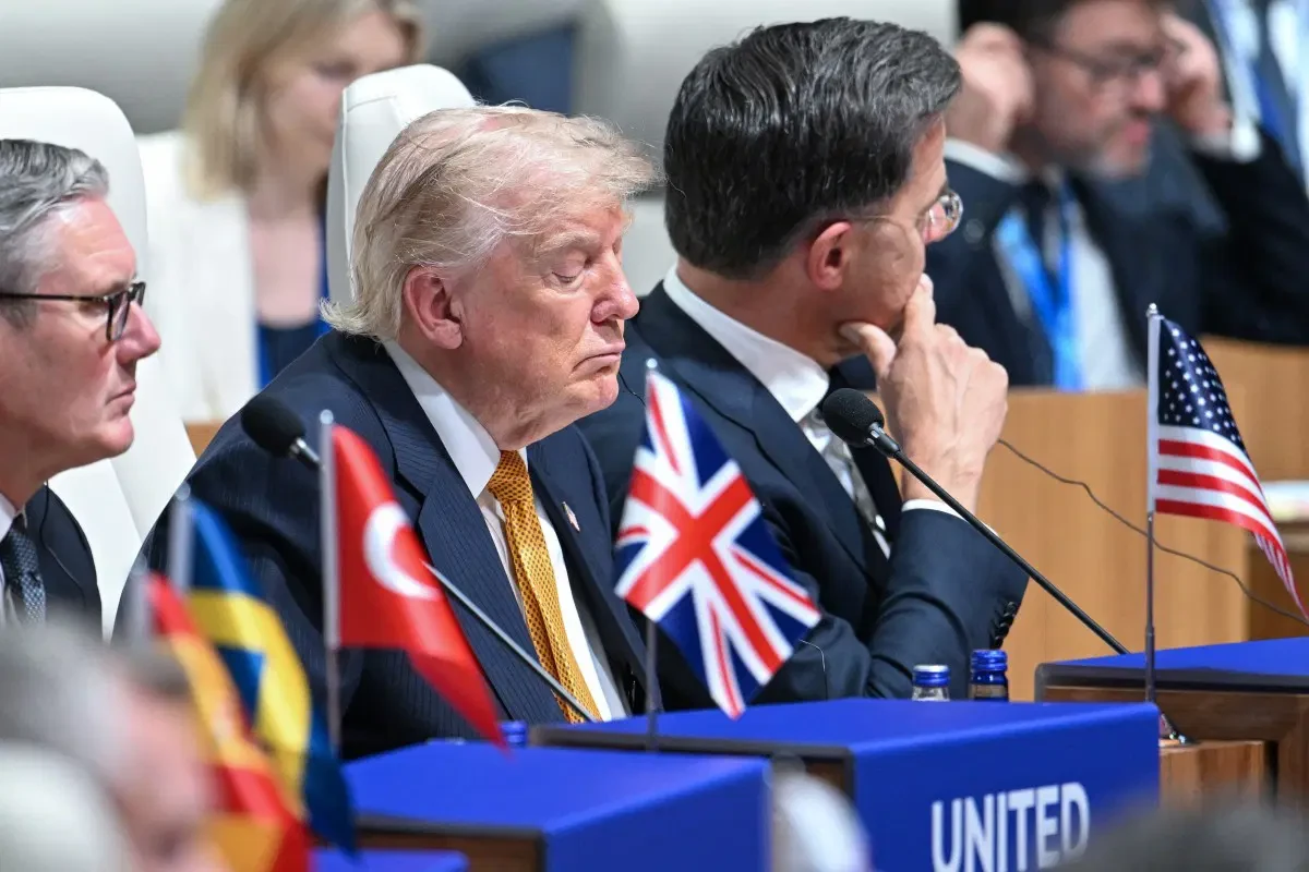Thủ tướng Anh Keir Starmer, Tổng thống Mỹ Donald Trump, Tổng thư ký NATO Mark Rutte AFP
