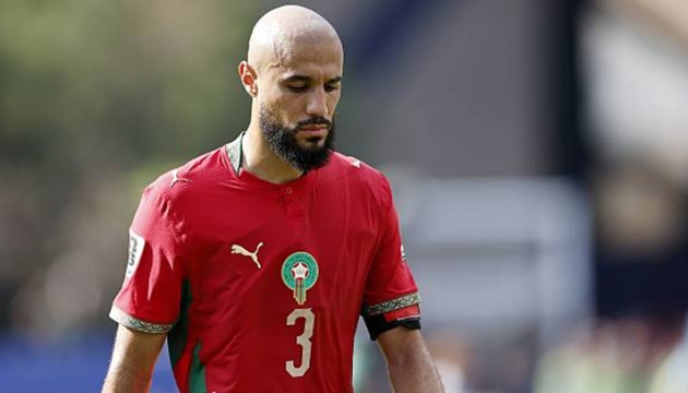 Mazraoui đã nỗ lực nhưng Morocco vẫn thua về đẳng cấp so với tuyển Pháp.