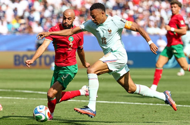 Màn trình diễn của Noussair Mazraoui không đủ cứu vãn Morocco trước tuyển Pháp.