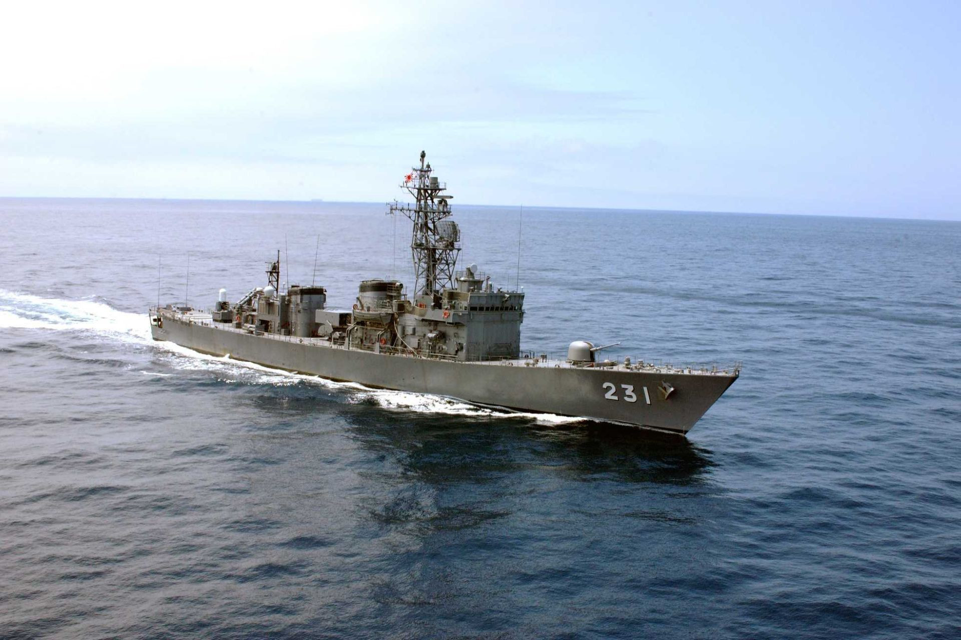 Tàu hộ vệ lớp Abukuma của Nhật Bản được thiết kế cho nhiệm vụ hộ tống và săn ngầm.