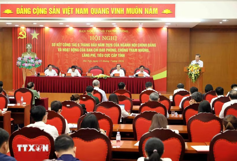 Đồng chí Lê Minh Trí, Ủy viên Bộ Chính trị, Bí thư Trung ương Đảng, Trưởng Ban Nội chính Trung ương, Phó Trưởng Ban Thường trực Ban Chỉ đạo Trung ương về phòng, chống tham nhũng, lãng phí, tiêu cực phát biểu chỉ đạo. (Ảnh: An Đăng/TTXVN)