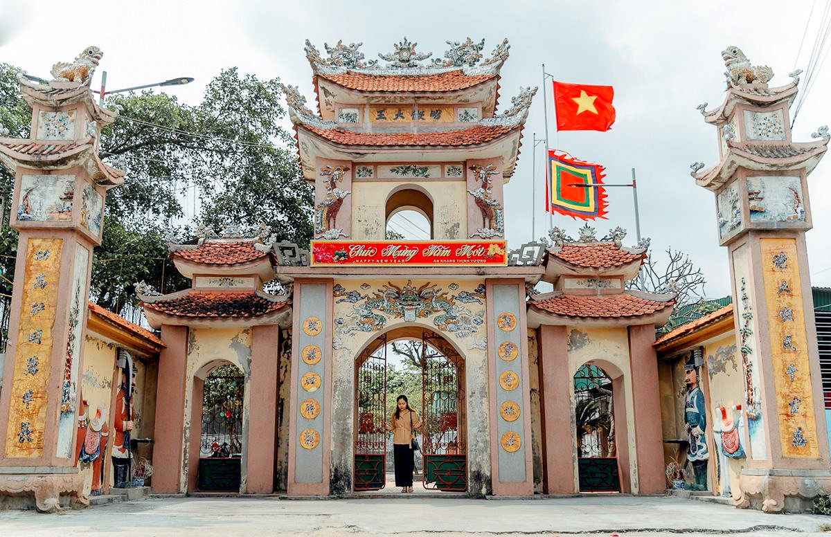 Không chỉ có bờ biển cát mịn, nước trong xanh, Cửa Lò còn ở hệ thống di tích, lễ hội và văn hóa làng biển lâu đời. Ảnh tư liệu Đức Anh