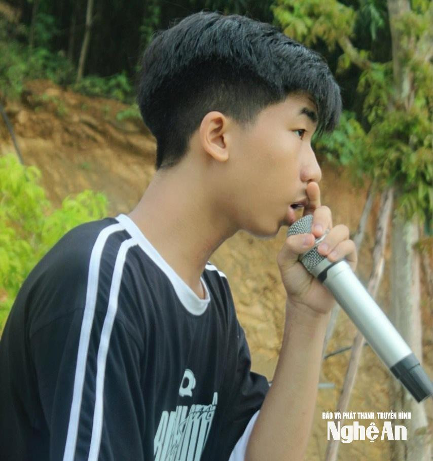 bna_binh-luan-vien-world-cup-hoang-gia-khanh-anh-nvcc0(1).jpg