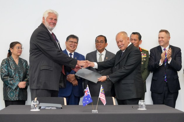 Lễ ký kết hợp tác giữa Weststar Defence Industries và Rocket Technologies International