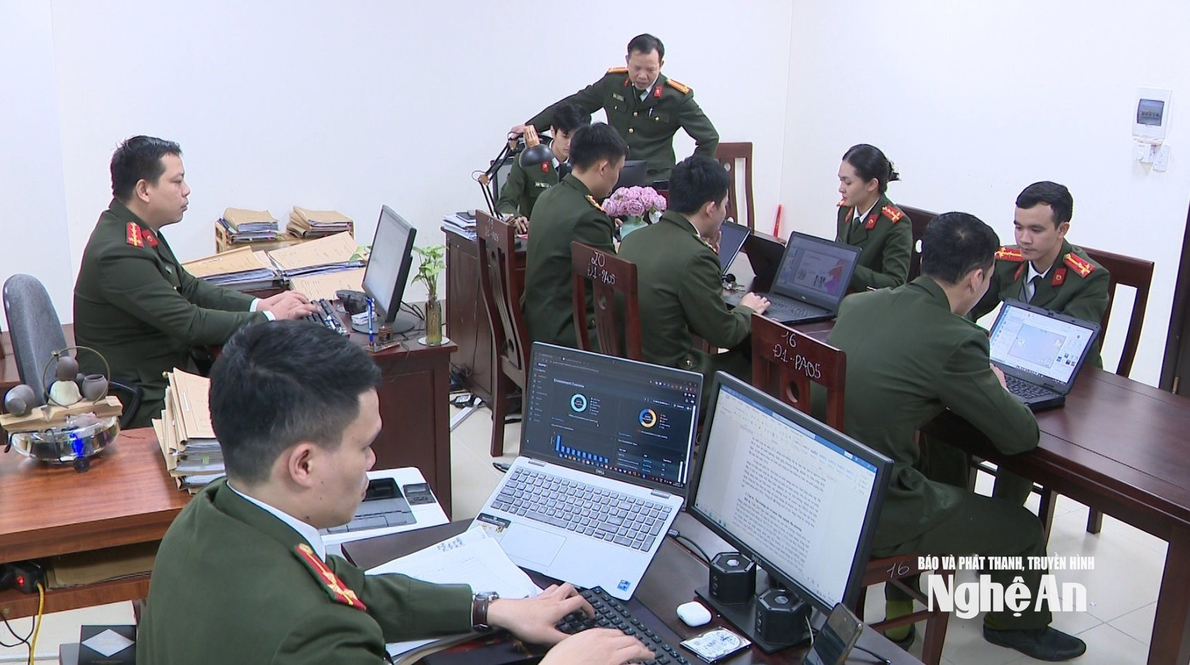 Để đấu tranh có hiệu quả với tội phạm công nghệ cao, Công an Nghệ An đã triển khai nhiều giải pháp cụ thể, sáng tạo. Ảnh Hồ Hưng