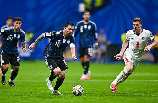 Sự thay đổi chiến thuật của Messi giúp Argentina lật ngược thế cờ.