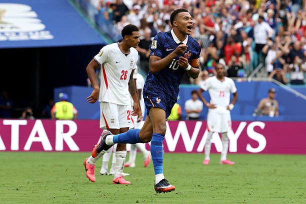 Cú đúp của Mbappe là không đủ cho Pháp ngược dòng. Ảnh: Getty Images.