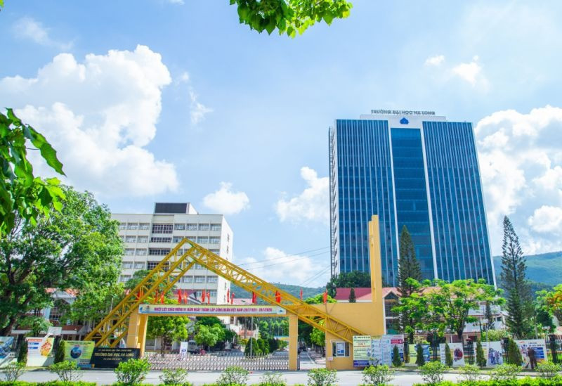 Trường Đại học Hạ Long
