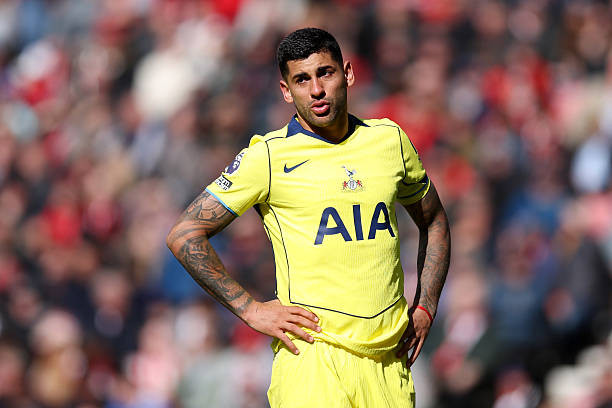 Trung vệ Cristian Romero trong màu áo Tottenham Hotspur