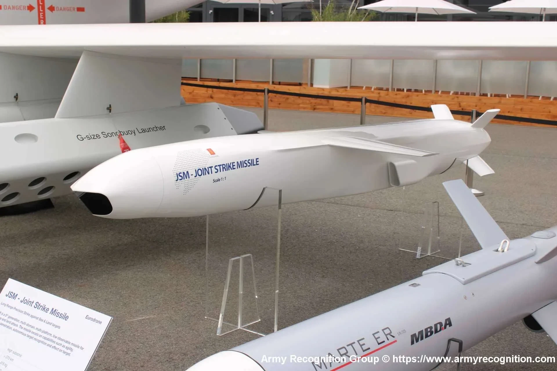 Tên lửa JSM lắp trong khoang vũ khí tiêm kích F-35A
