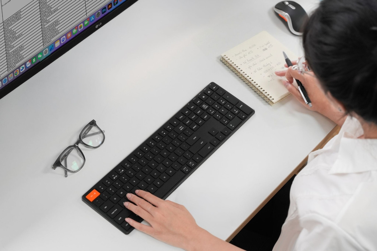 HyperOne Gen 3 Plus phối hợp hài hòa trong không gian làm việc văn phòng hiện đại