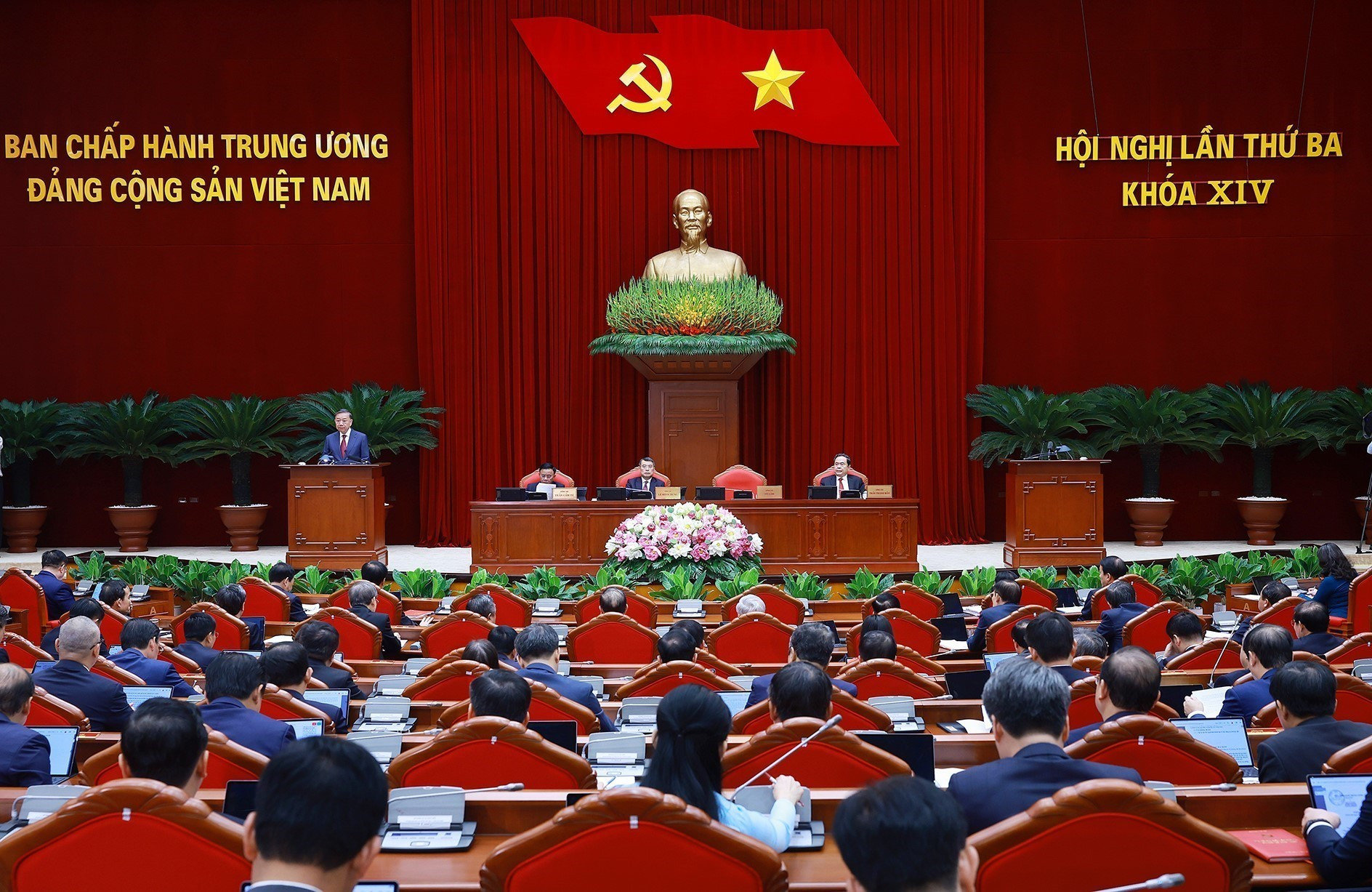 vnapotalkhaimachoinghilanthubabanchaphanhtrunguongdangkhoaxiv8898999 1784513865921980420089.jpg