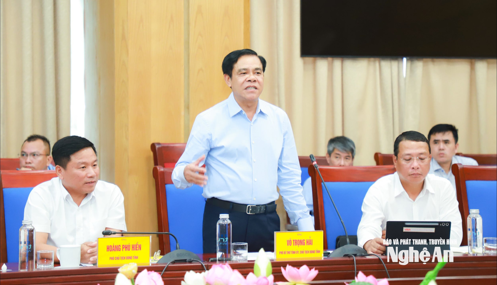 Chủ tịch UBND tỉnh Võ Trọng Hải phát biểu tại cuộc làm việc. Ảnh: Thành Duy
