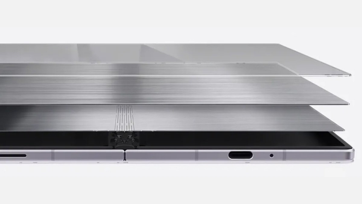 Galaxy Z Fold8 Wide sở hữu công nghệ bản lề Flex Titanium thế hệ mới cho màn hình chính 7.6 inch với tỷ lệ 4:3