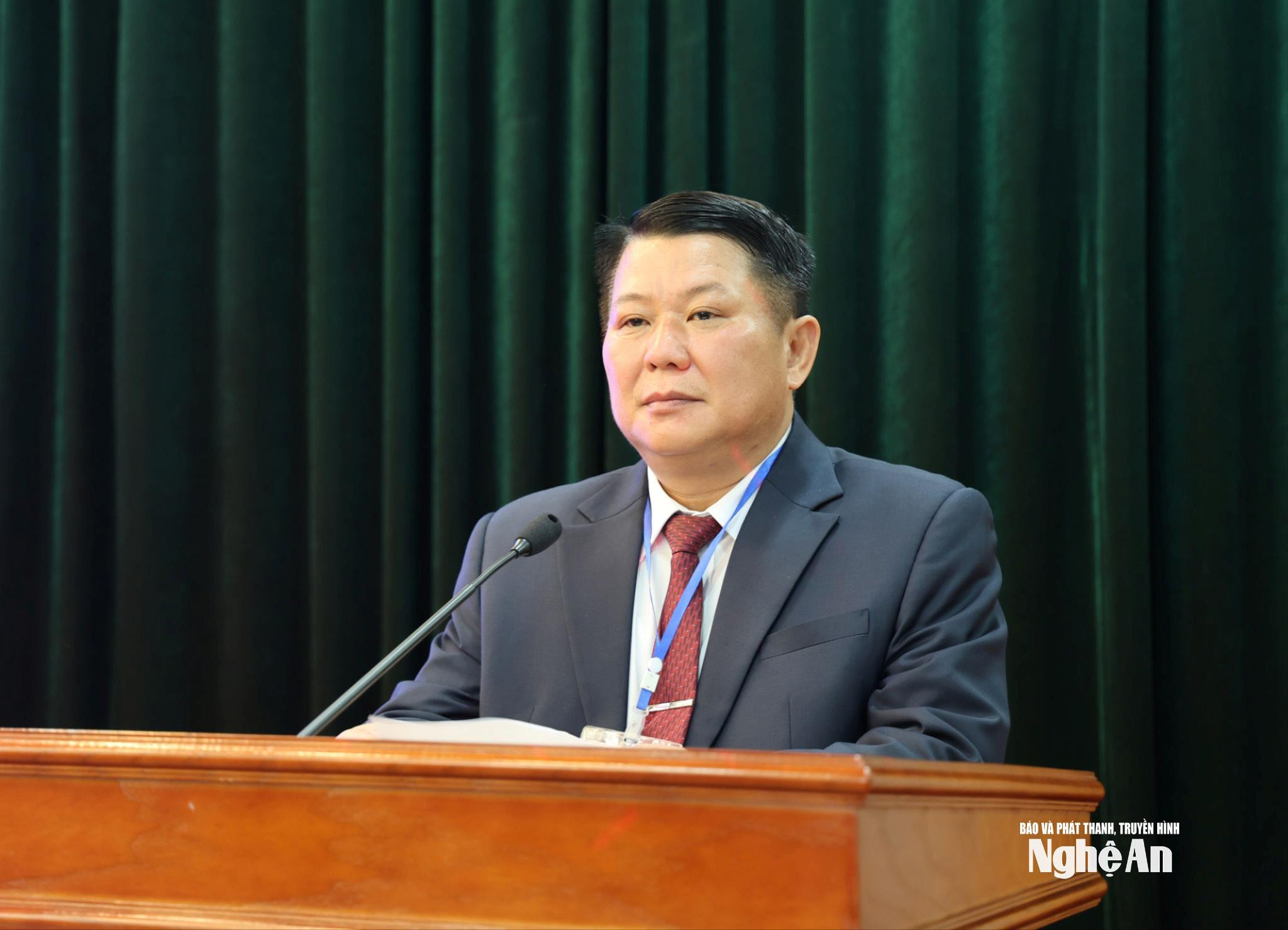 bna_dong-chi-lo-minh-hung-pho-bi-thu-thuong-truc-tinh-uy-chu-tich-hdnd-tinh-phat-bieu-tai-hoi-nghi_-40e34884b48a00bd558646bde11a5a58(1).jpg