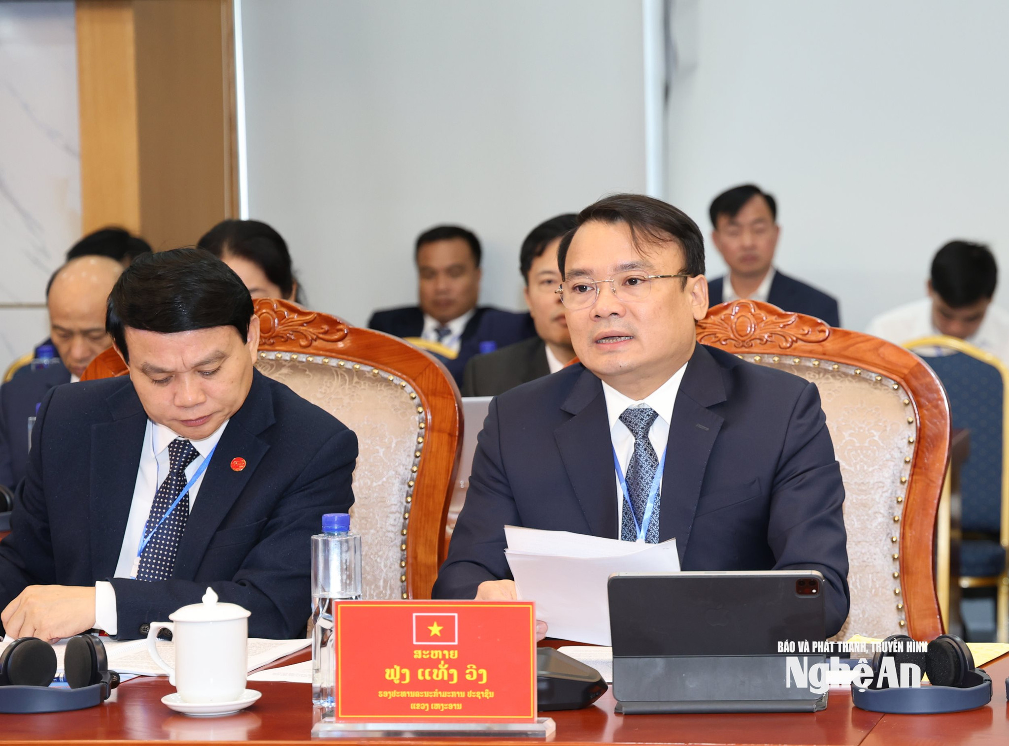 Đồng chí Phó Chủ tịch UBND tỉnh Nghệ An phát biểu tham luận tại hội nghị_