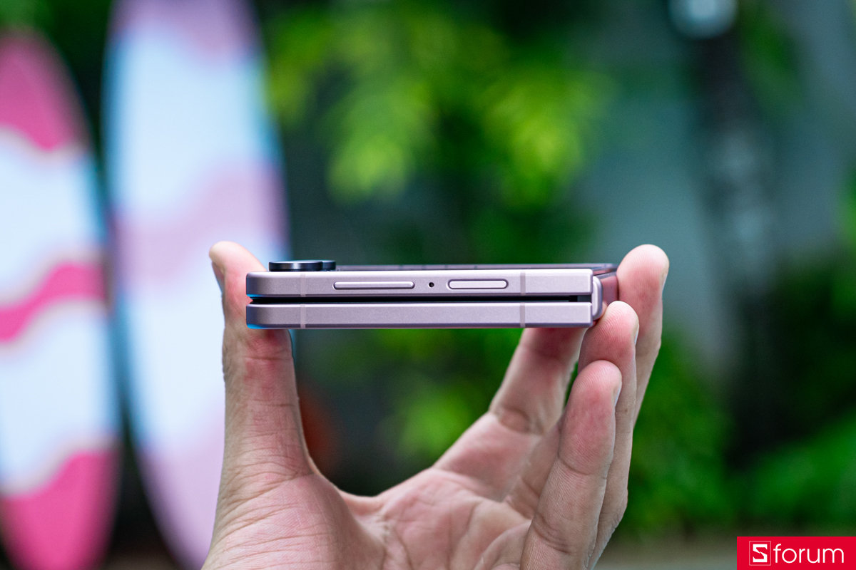 Galaxy Z Flip8 sở hữu thân máy mỏng ấn tượng