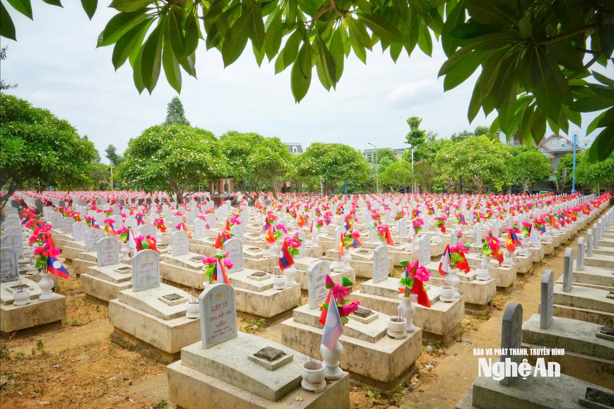nghĩa trang quốc tế Việt Lào Ảnh Diệp Thanh12