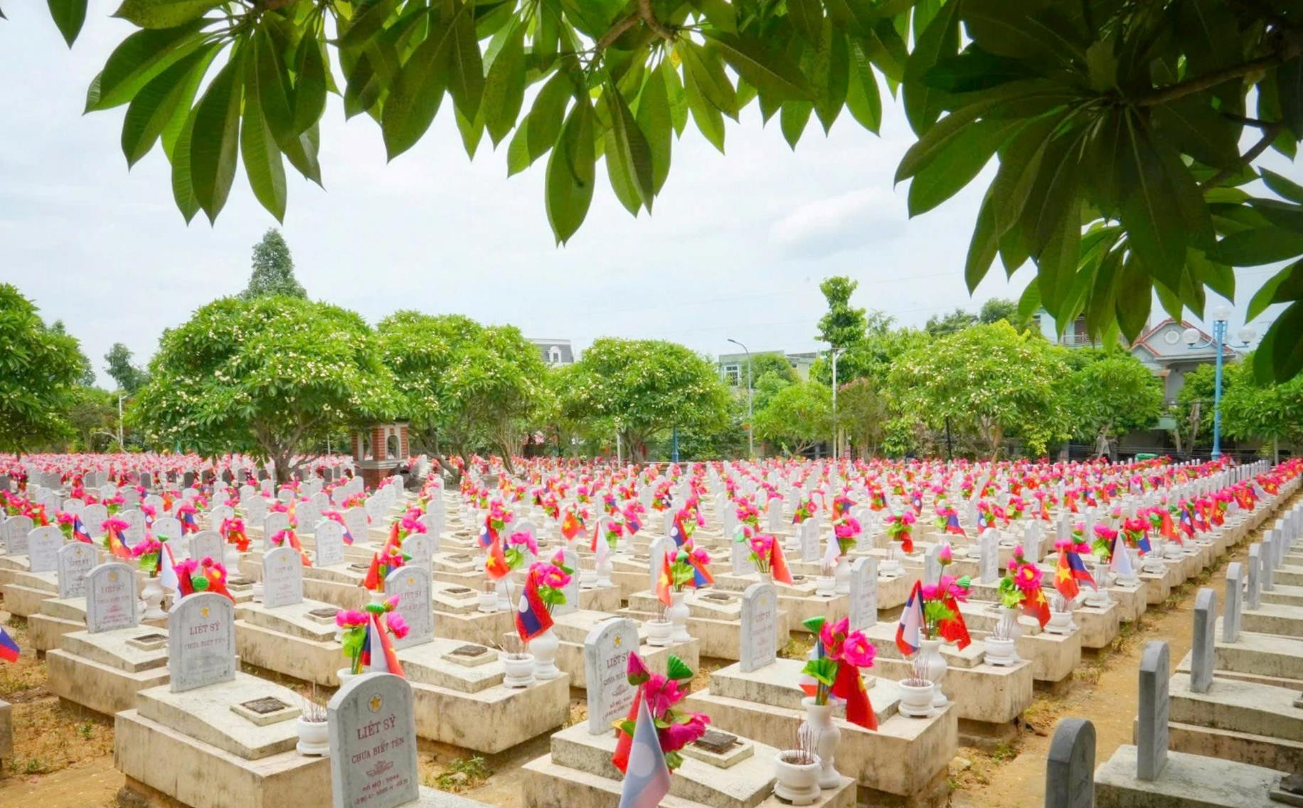 bna_nghia-trang-quoc-te-viet-lao-anh-diep-thanh12.jpg
