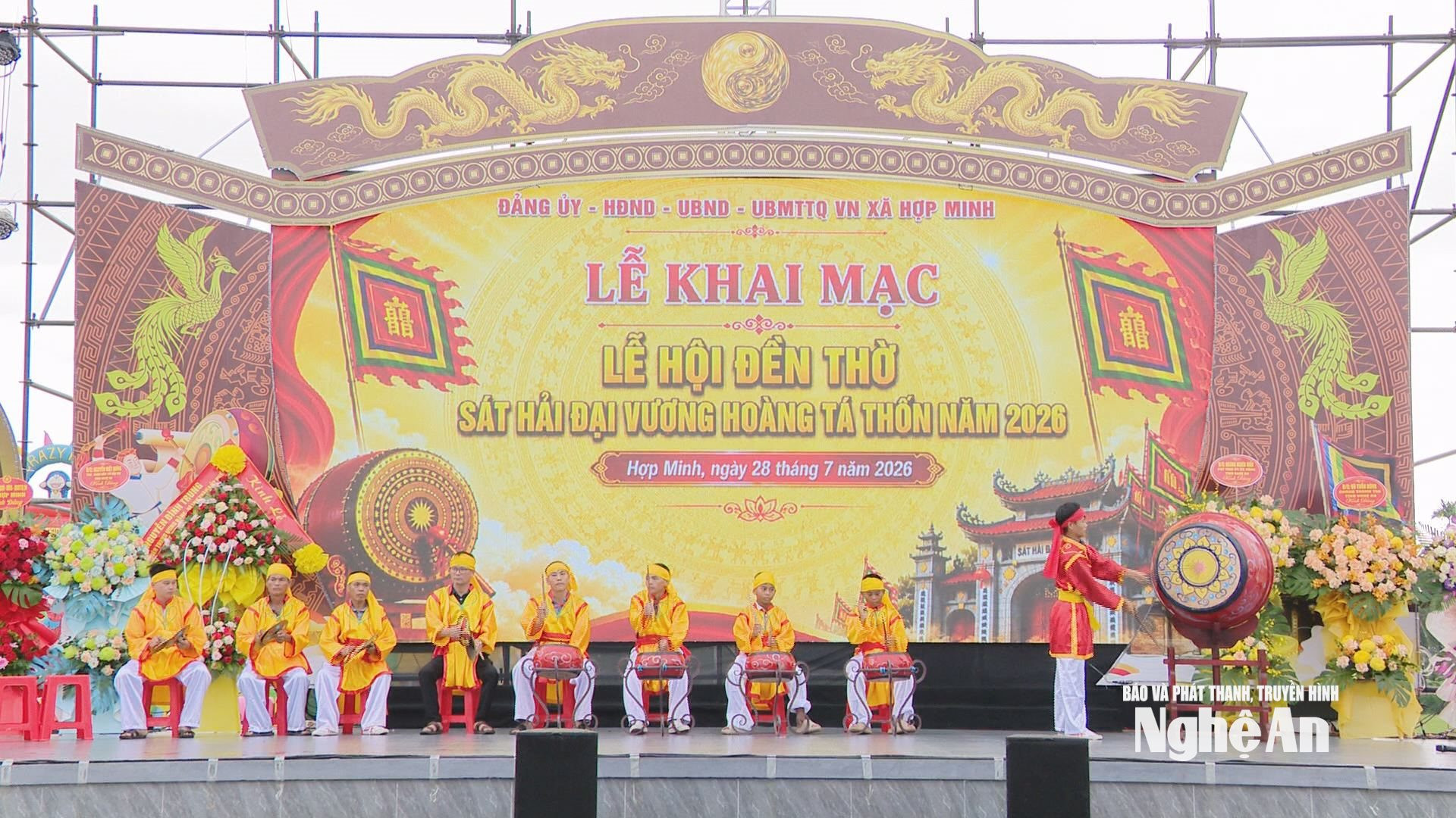 Màn trống khai mạc Lễ hội Đền thờ Sát Hải Đại Vương Hoàng Tá Thốn