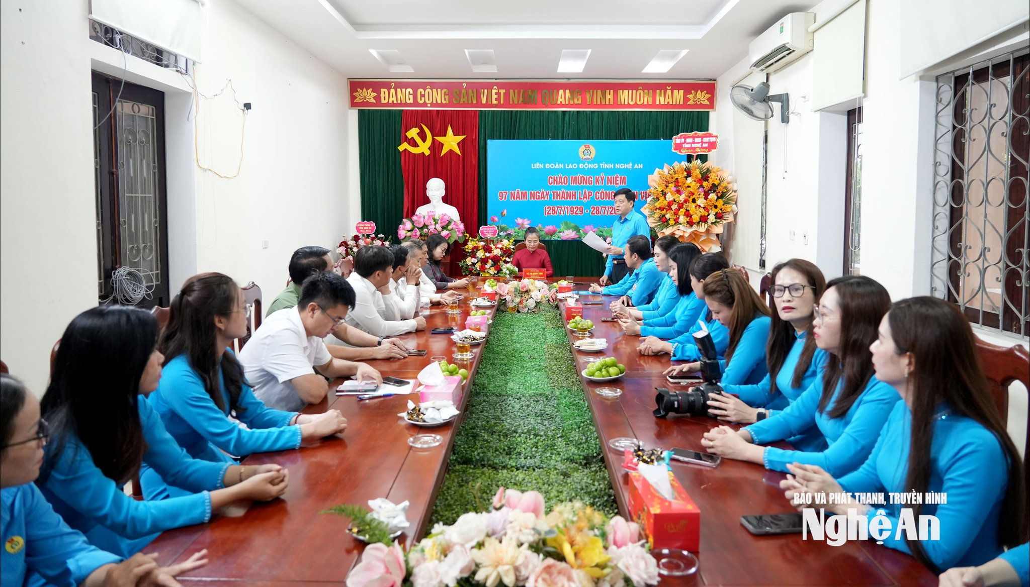 toàn cảnh