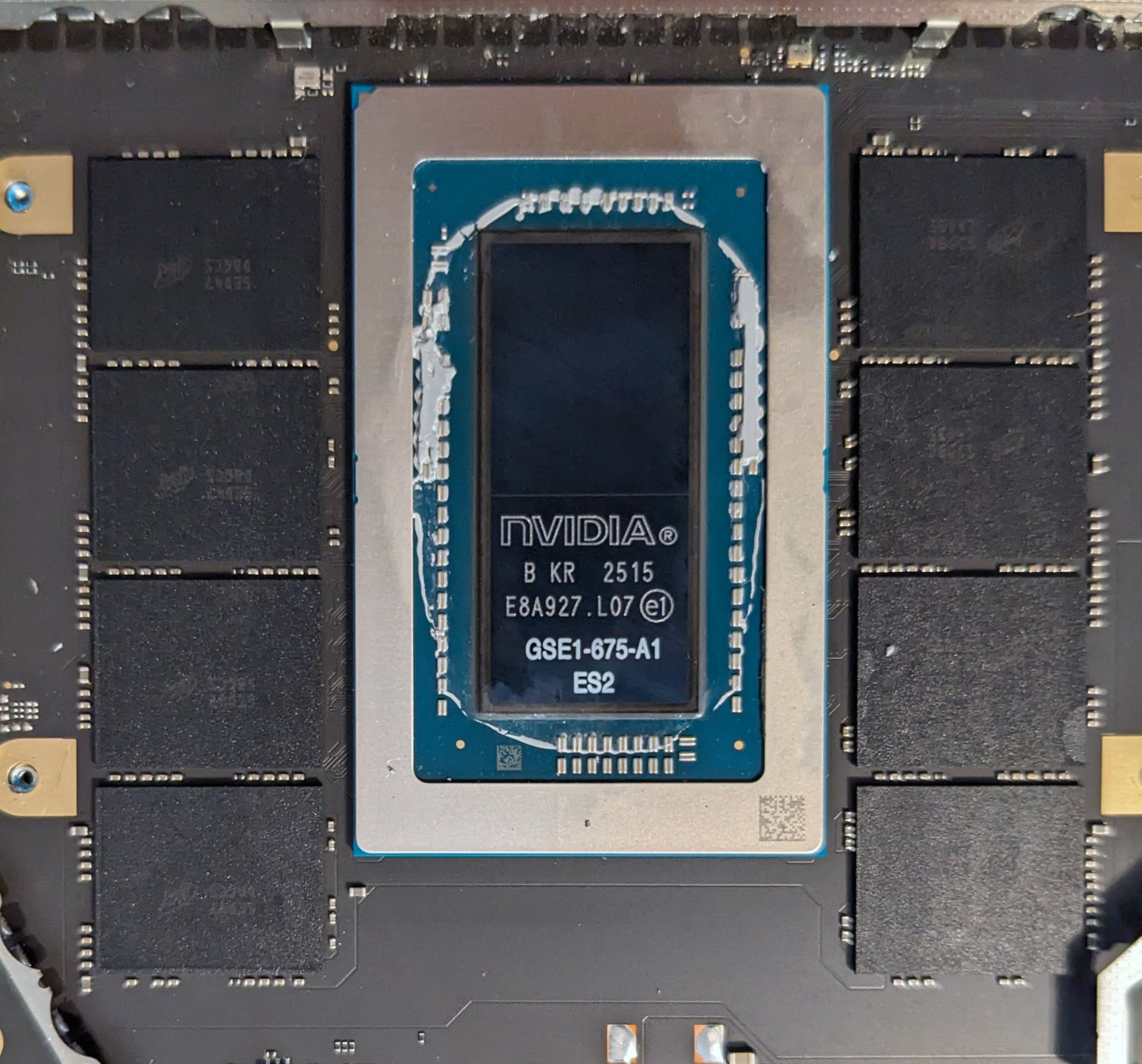 Cận cảnh chip Nvidia RTX Spark