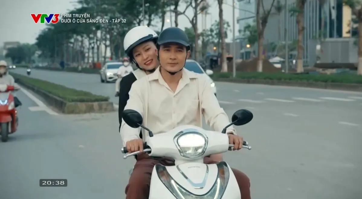 Diệu và Sinh trong tập 32 phim Dưới ô cửa sáng đèn