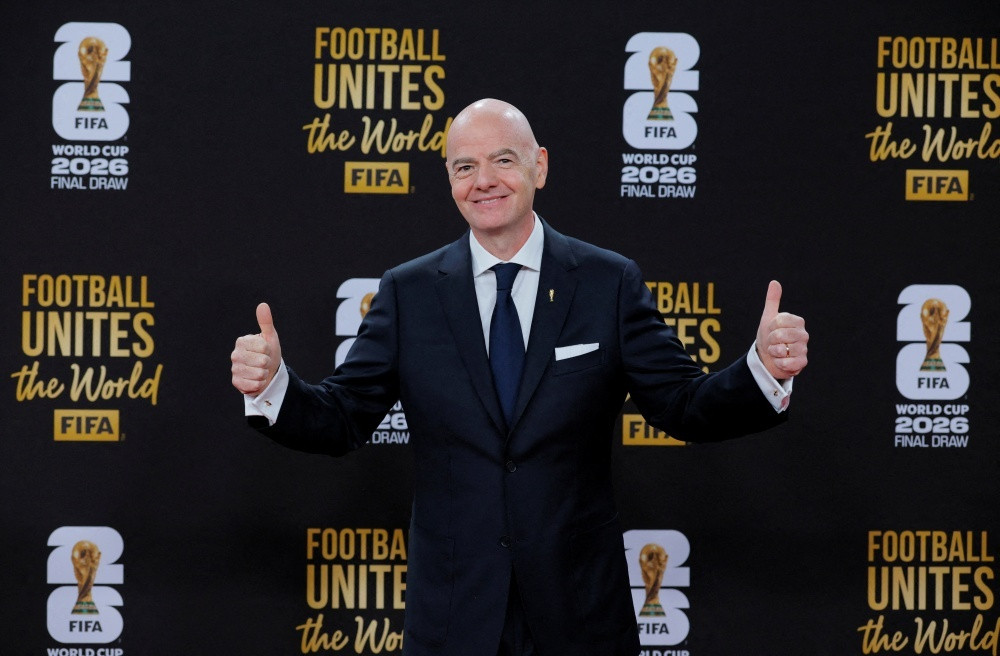 Chủ tịch FIFA Gianni Infantino đối mặt thử thách lớn