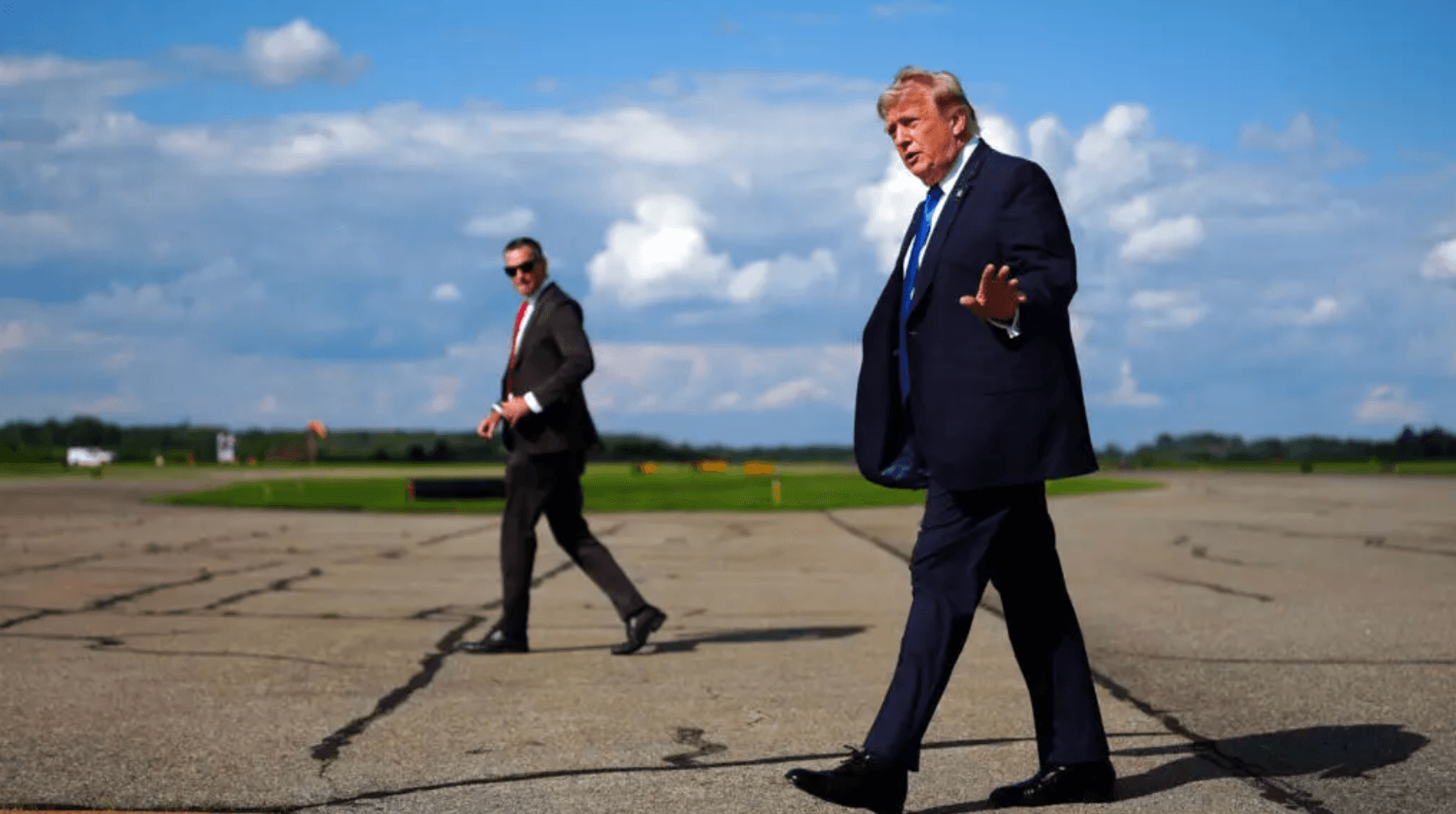 Tổng thống Donald Trump cho biết đề xuất ngân sách bổ sung cho quốc phòng. Ảnh: AFP