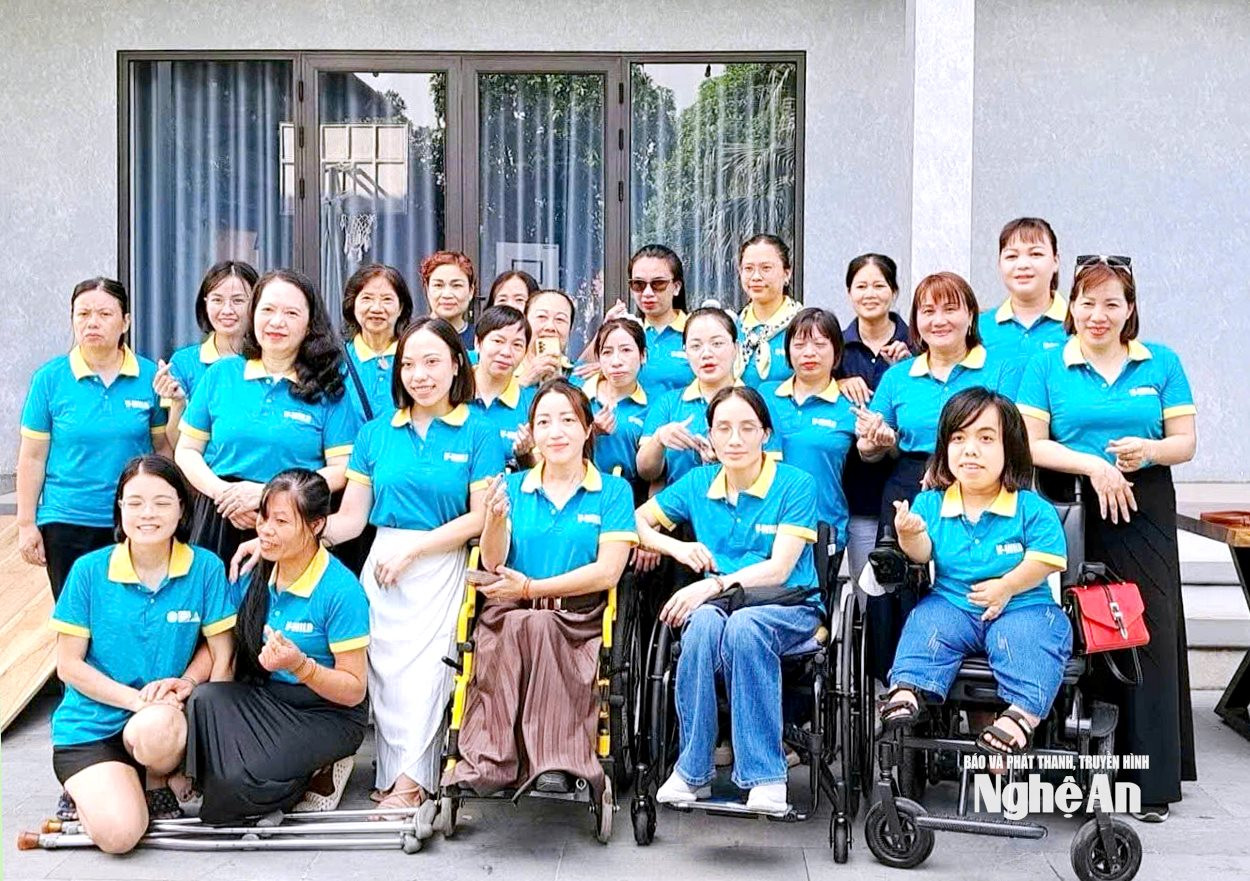 Chị Kim Oanh Victory là 1 trong 20 gương mặt tham gia chương trình Lãnh đạo nữ khuyết tật Việt Nam 2025. Ảnh PV