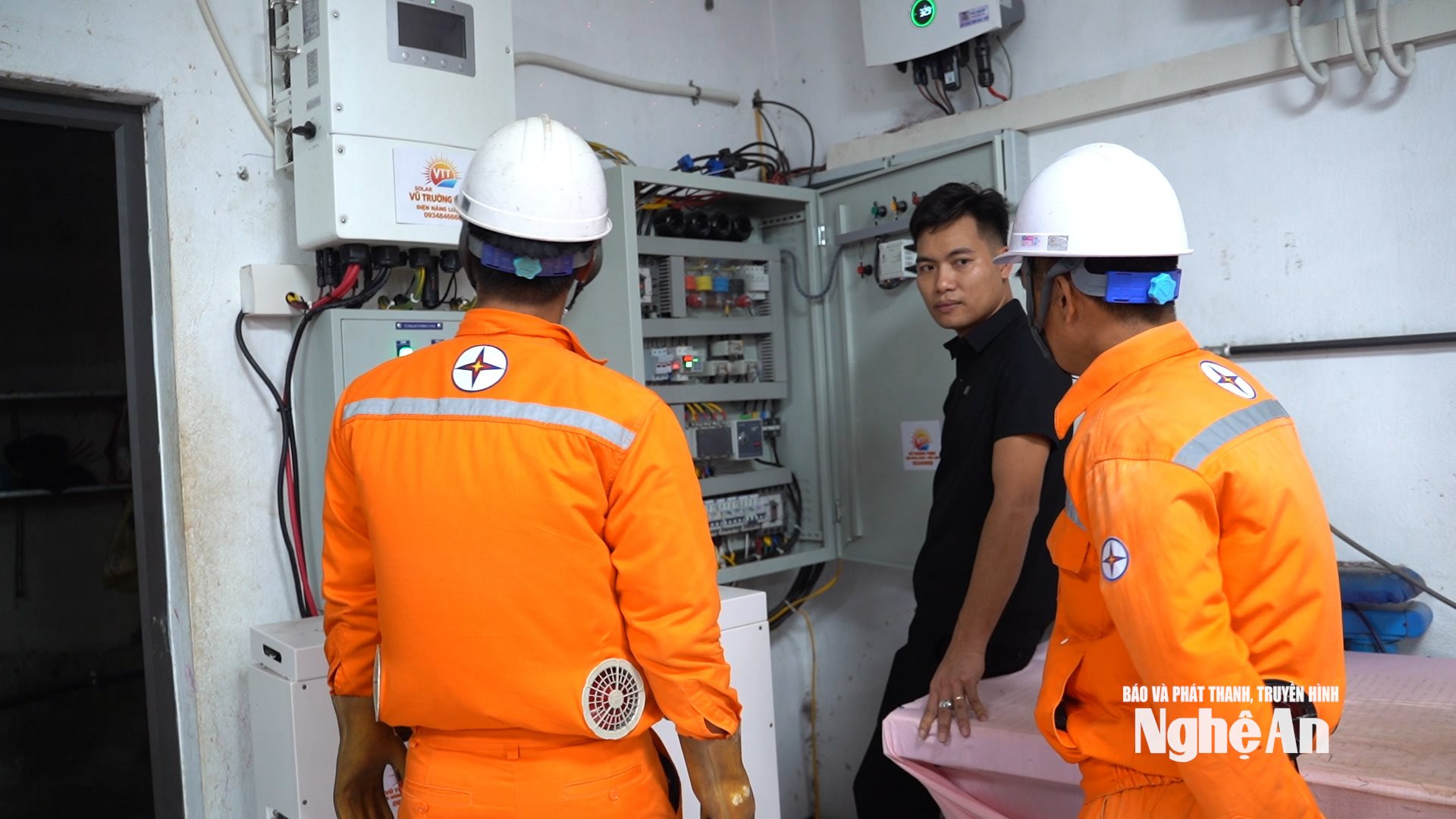  Điện lực Thanh Chương hướng dẫn các hộ dân đấu nối điện an toàn